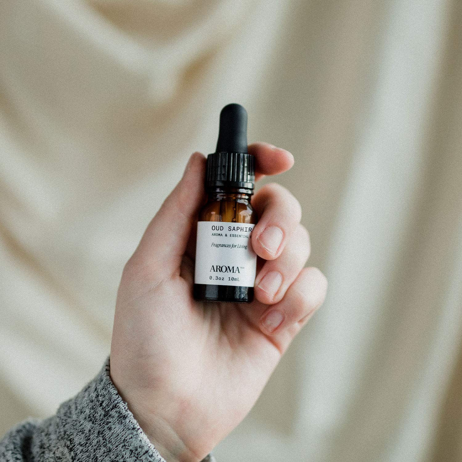 Aromatech Oud Saphir Aroma Essential Oil Blend Luxury Hotel - AromaTech Official Imagery - 6