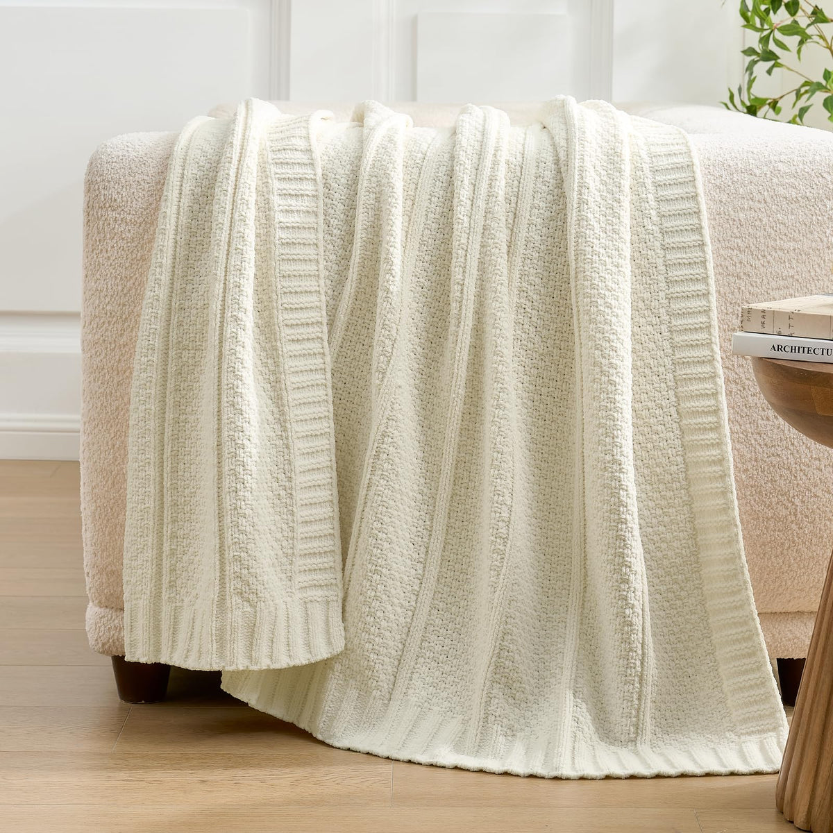 Am lie Home Premium Chenille Throw Blanket Soft Cozy Moss - Amélie Home Official Imagery - 8