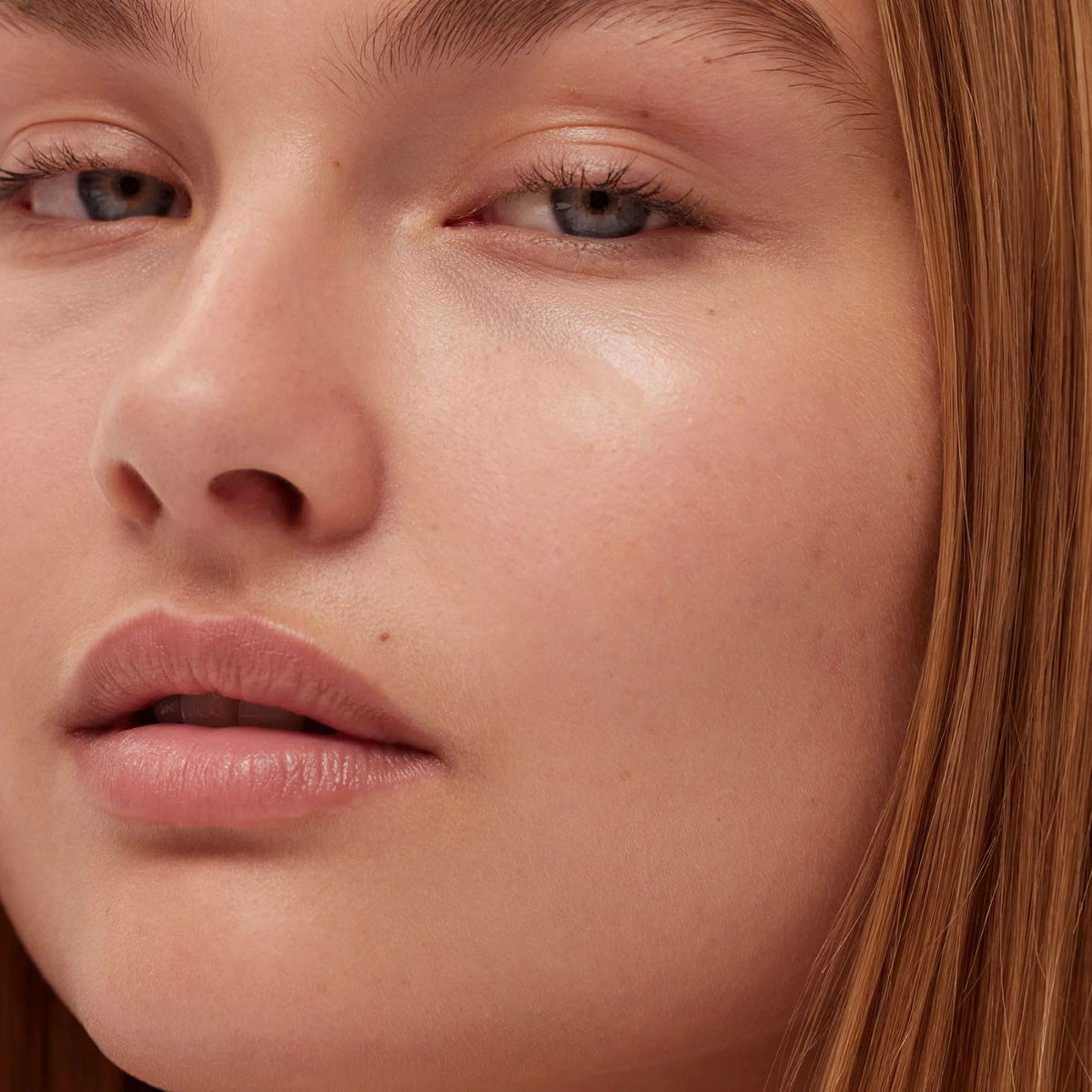 Summer Fridays CC Me Face Serum with Vitamin C Niacinamide - Summer Fridays Official Imagery - 6