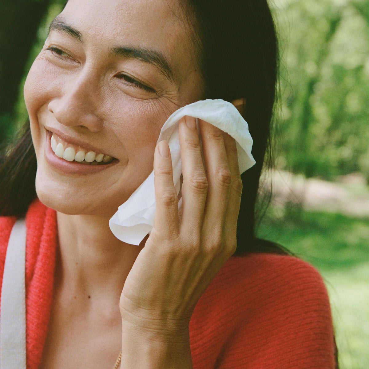 Ursa Major Essential Face Wipes - Ursa Major Official Product Imagery - 5