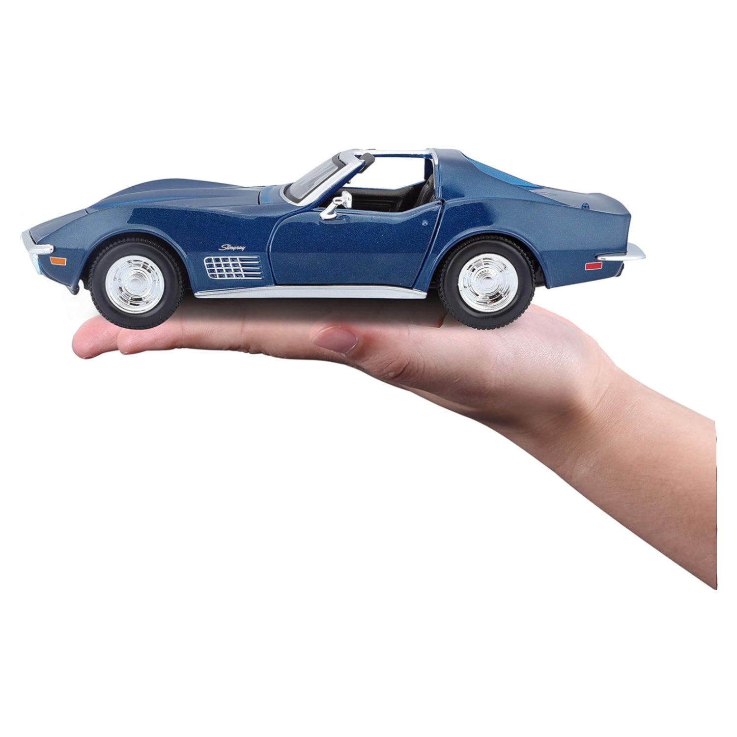 Blue Maisto 1:24 scale 1970 Chevrolet Corvette model car, detailed special edition collectible with realistic features.