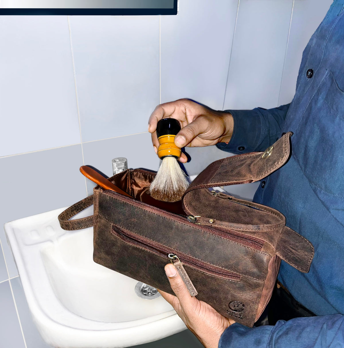 Leather Toiletry Bag for Men - RUSTIC TOWN Official Imagery - 3