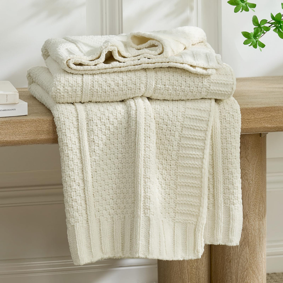 Am lie Home Premium Chenille Throw Blanket Soft Cozy Moss - Amélie Home Official Imagery - 1