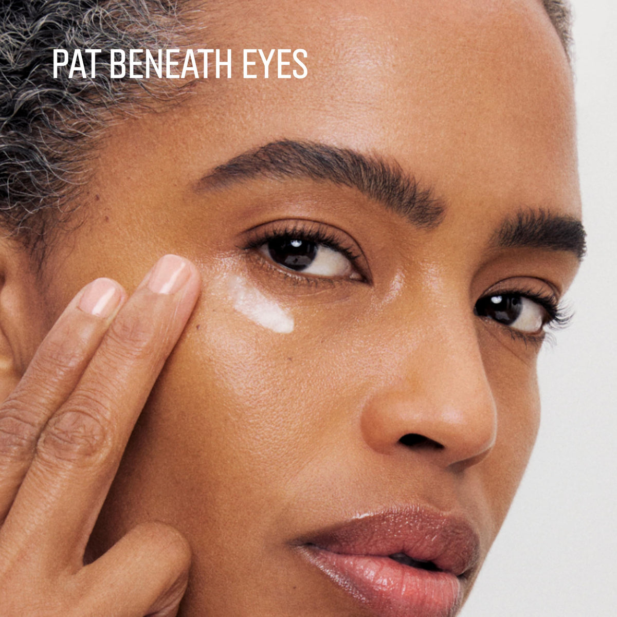 Bobbi Brown Vitamin Enriched Eye Base - Premium Selection Official Imagery - 3