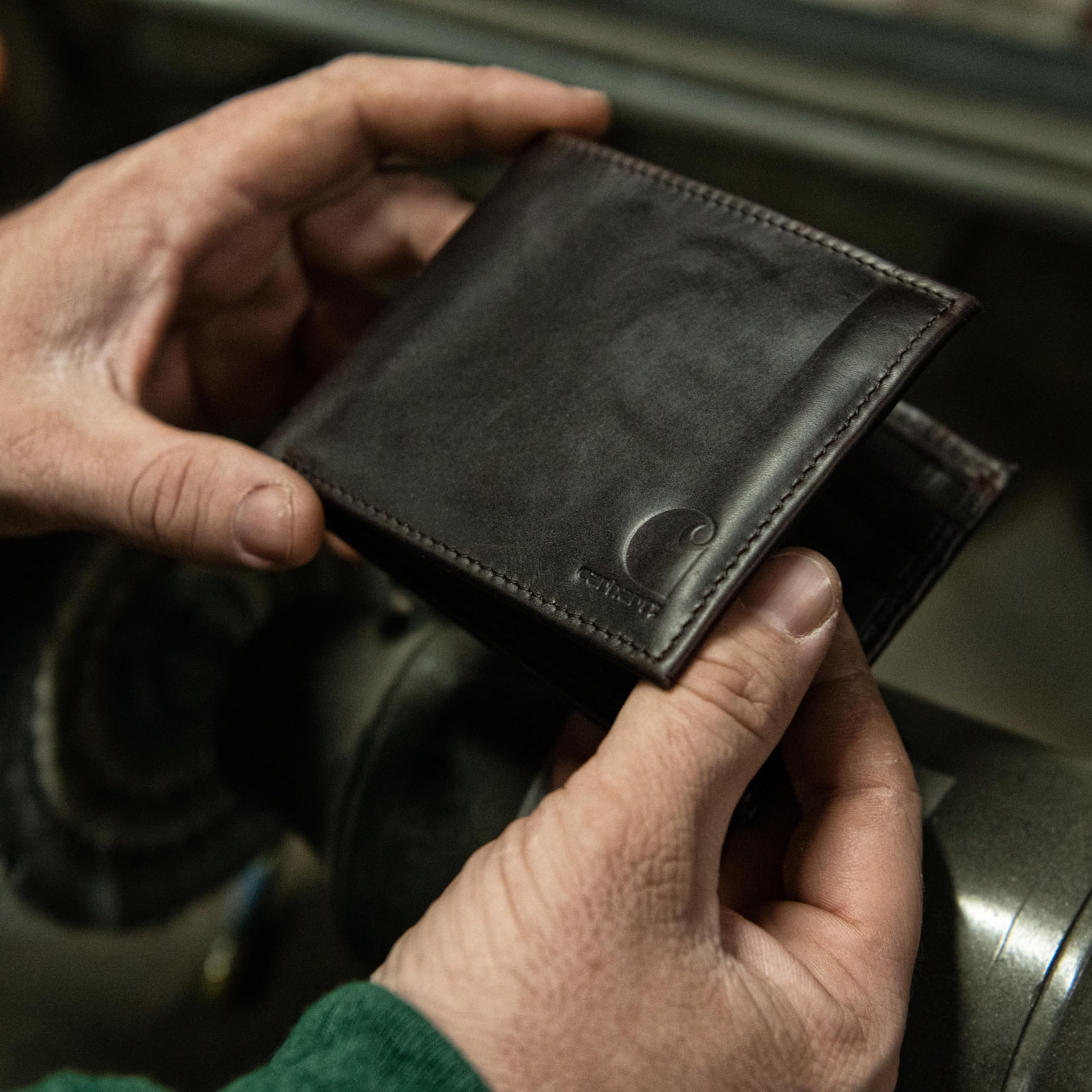 Carhartt Oil Tan Leather Passcase Wallet – Brown