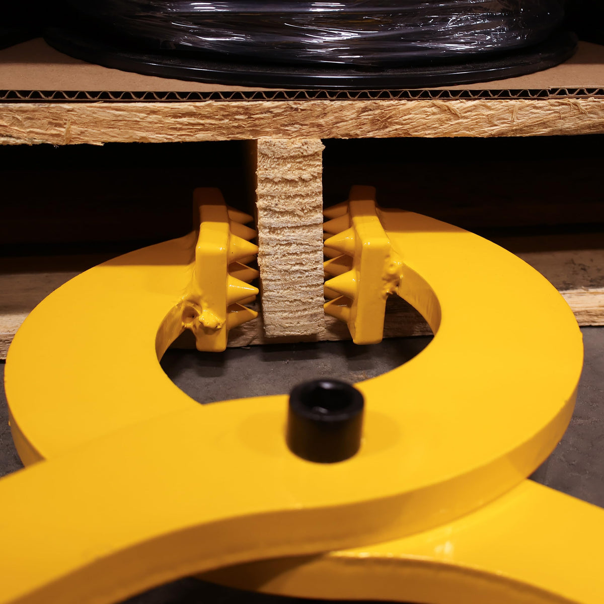 BISupply Pallet Puller Clamp 6 000 lb pound Pulling Capacity - BISupply Official Imagery - 8