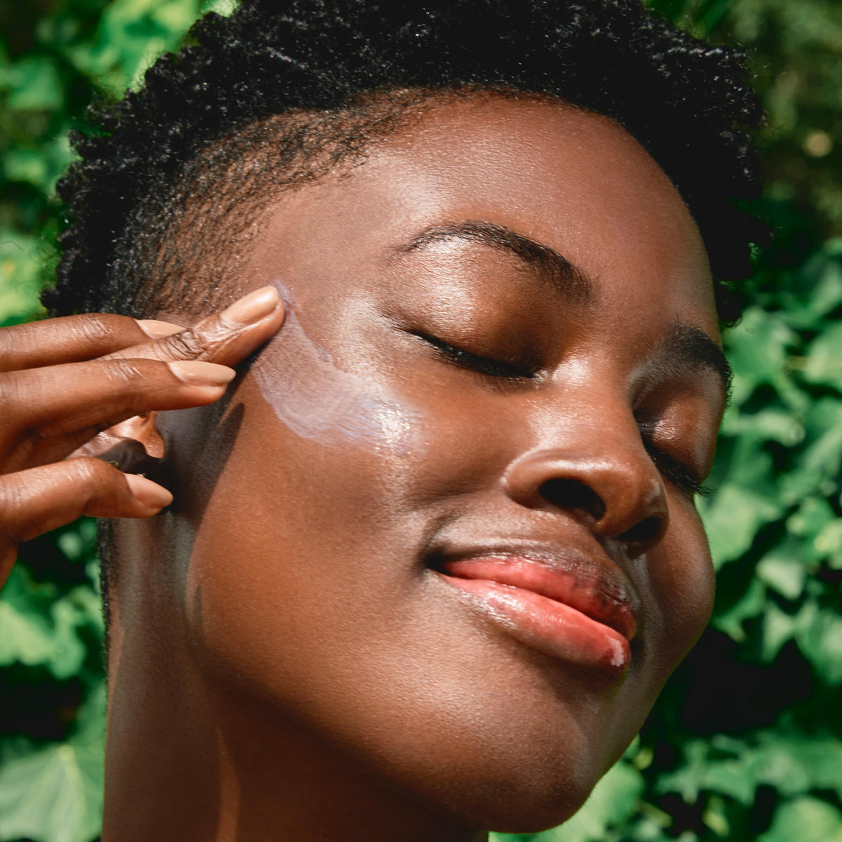Clarins UV Plus Anti Pollution Sunscreen for Face - CLARINS Official Imagery - 3