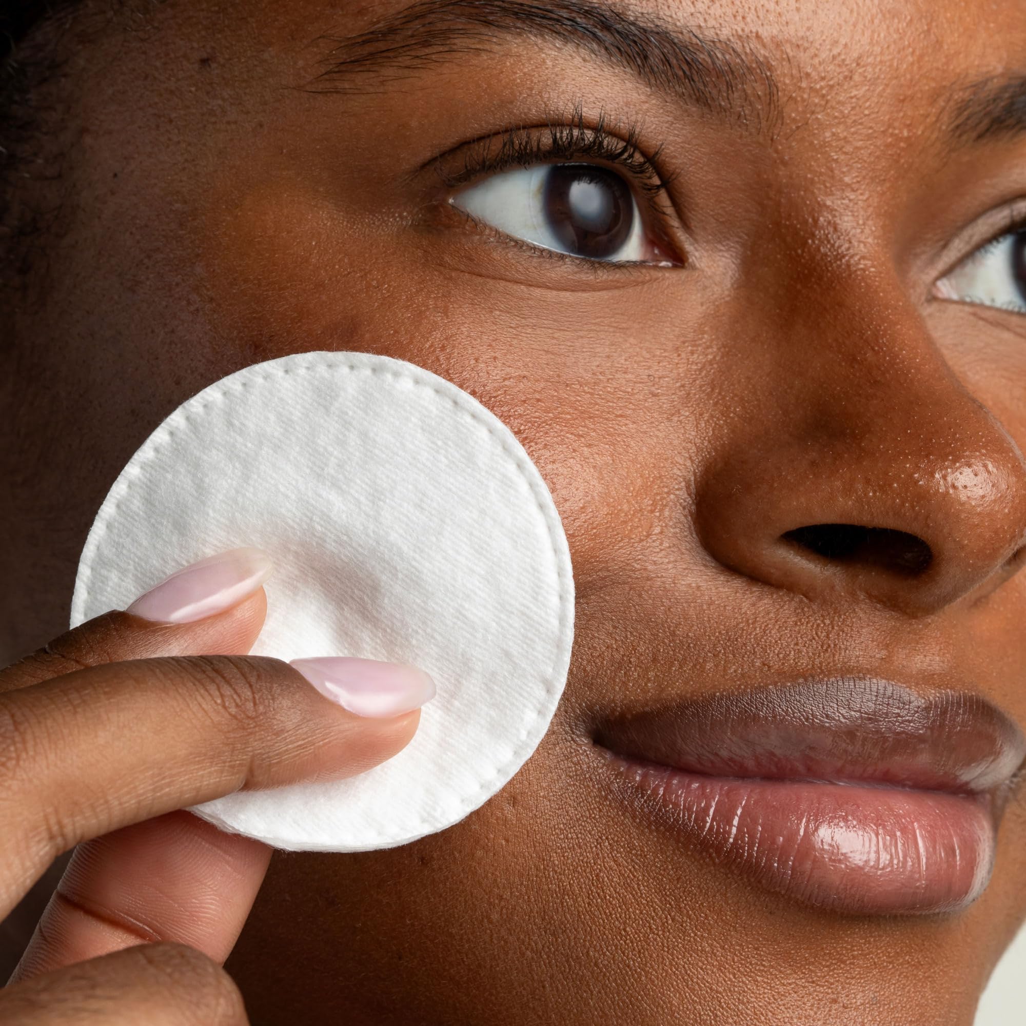 Cliganic Organic Cotton Rounds for Face Makeup Remover Pads - Cliganic Official Product Imagery - 4