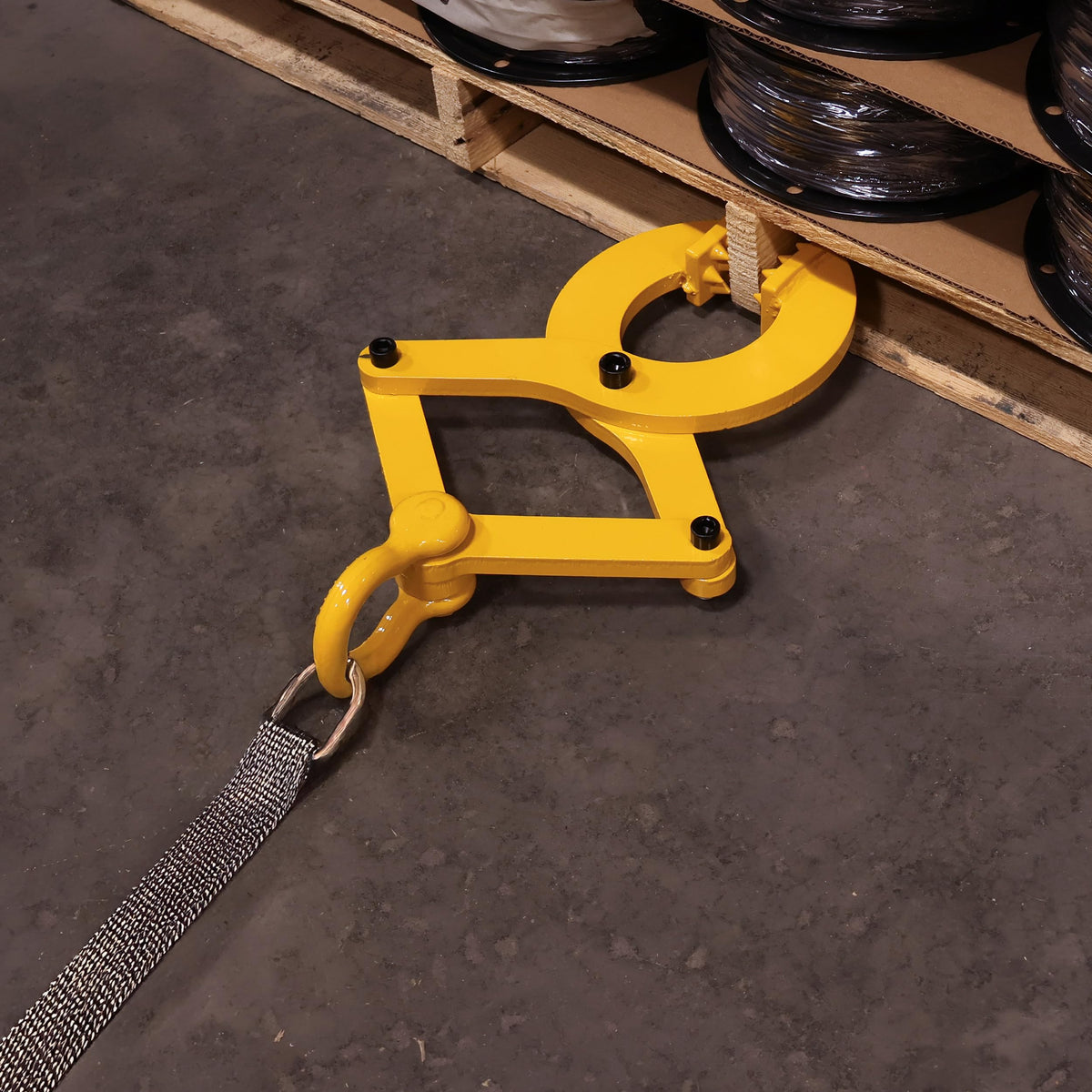 BISupply Pallet Puller Clamp 6 000 lb pound Pulling Capacity - BISupply Official Imagery - 3