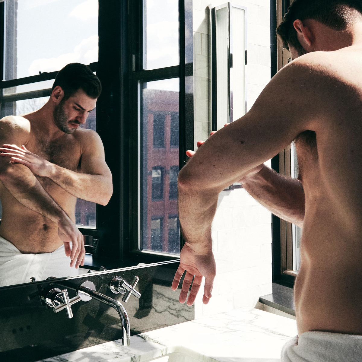 Brickell Men s Element Defense SPF45 Moisturizer for Men - Brickell Men's Products Official Imagery - 6
