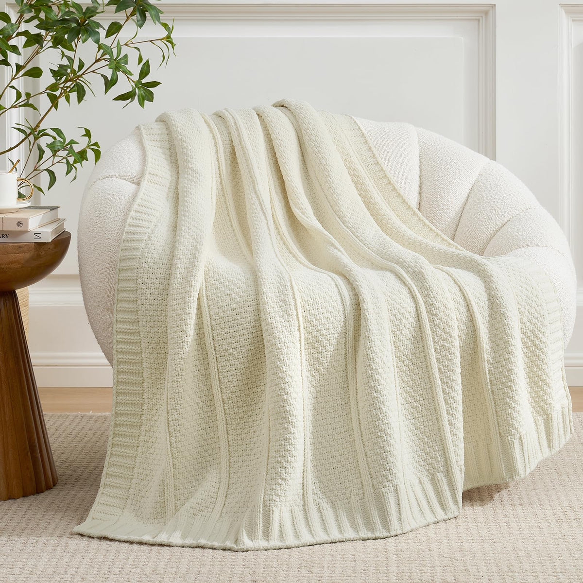 Am lie Home Premium Chenille Throw Blanket Soft Cozy Moss - Amélie Home Official Imagery - 3
