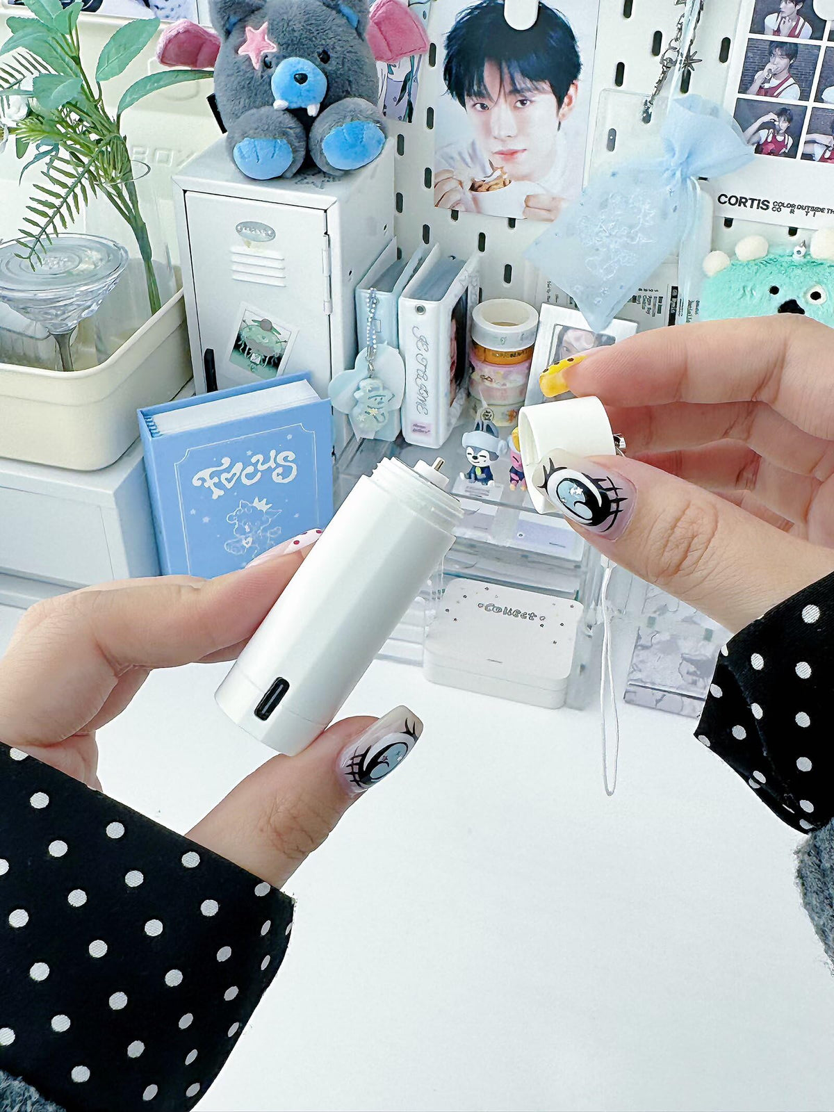 Rechargeable Kpop Lightstick Battery for K pop Concerts - MANDU DECO Official Imagery - 8