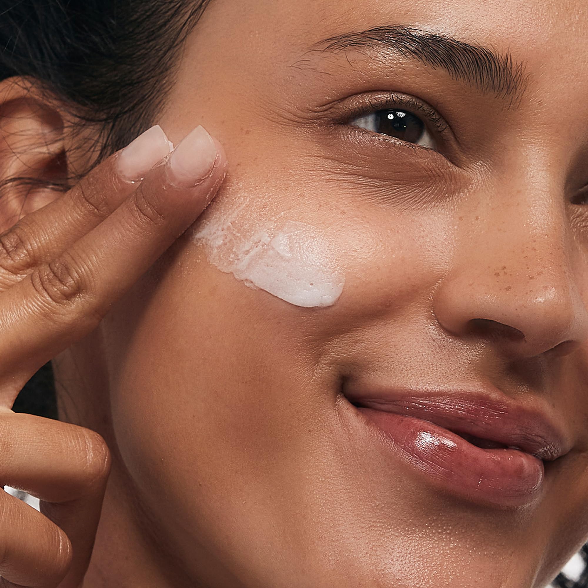 VASANTI BrightenUp! Exfoliator (20g) | Physical + Chemical Facial Exfoliator Scrub with Instant Results for Soft, Smooth and Radiant Skin | Enriched with Papaya, Microcrystals and Aloe | 99% Natural - VASANTI Official Product View 4