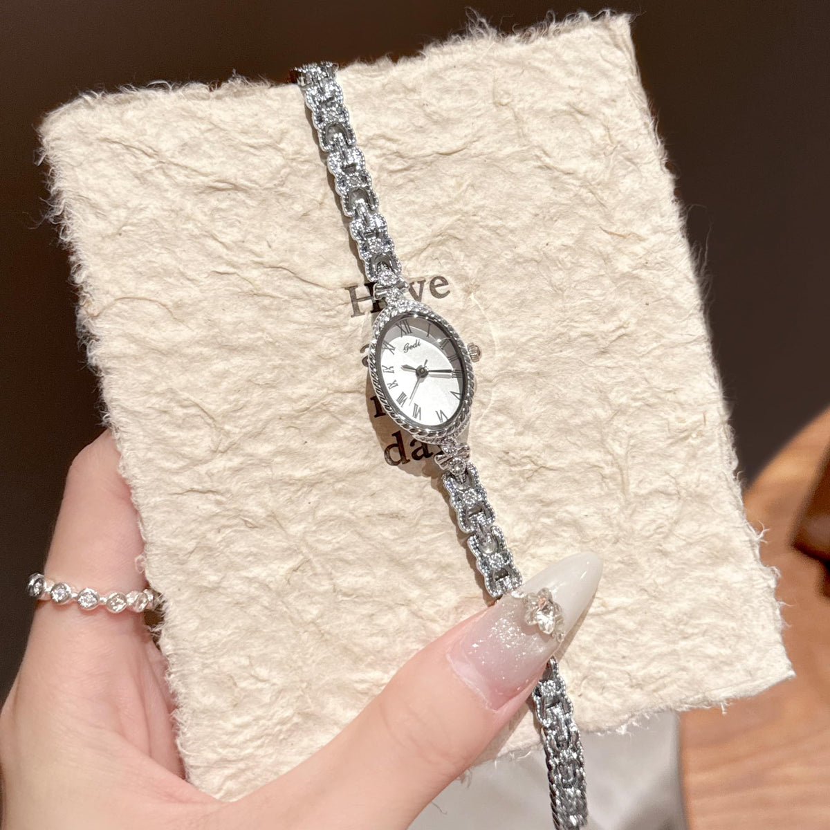 Fashion Vintage Gold Oval Quartz Watches for Women - CARLIEN Official Imagery - 7