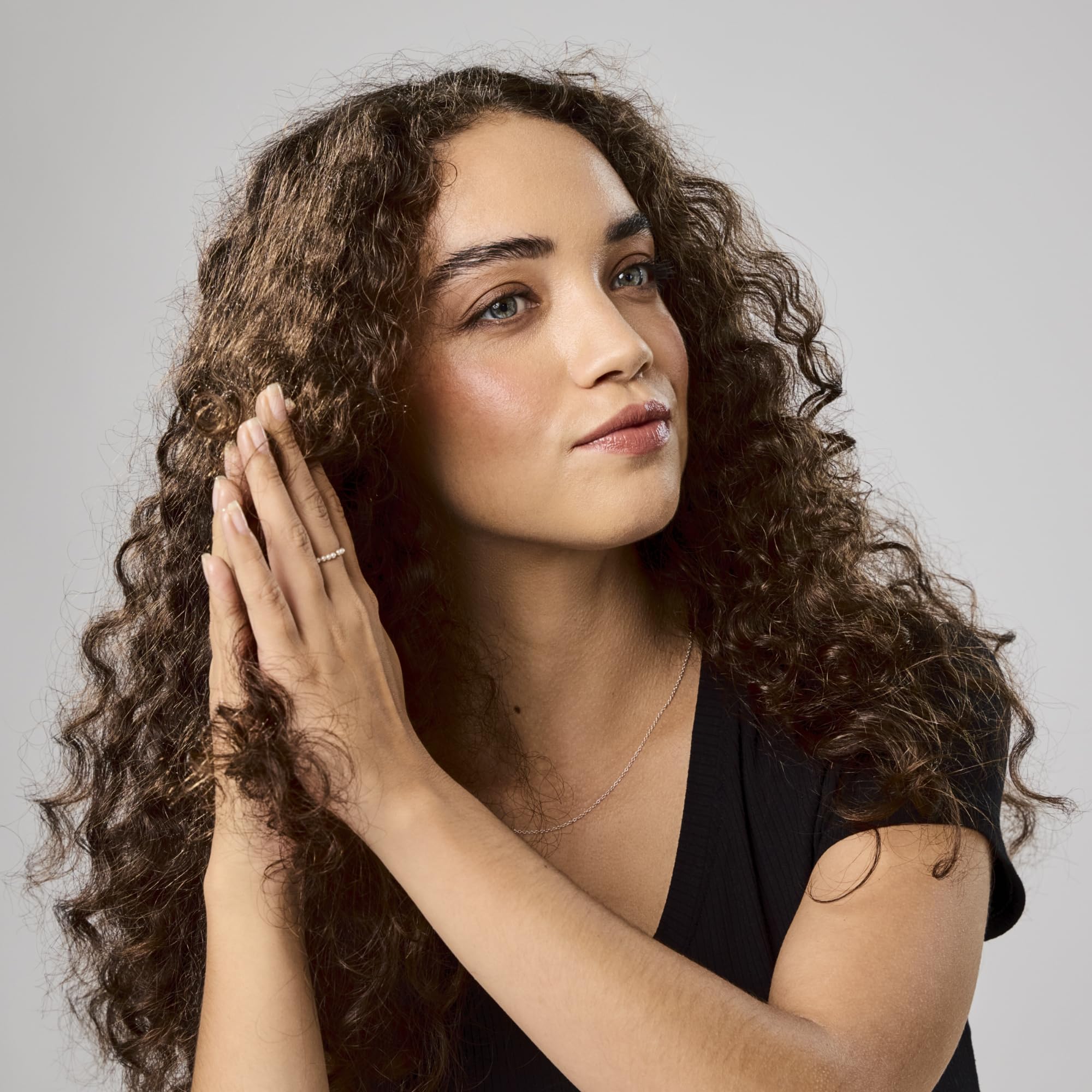 Bumble and bumble Hairdresser s Invisible Oil Frizz Reducing - Premium Selection Official Imagery - 4