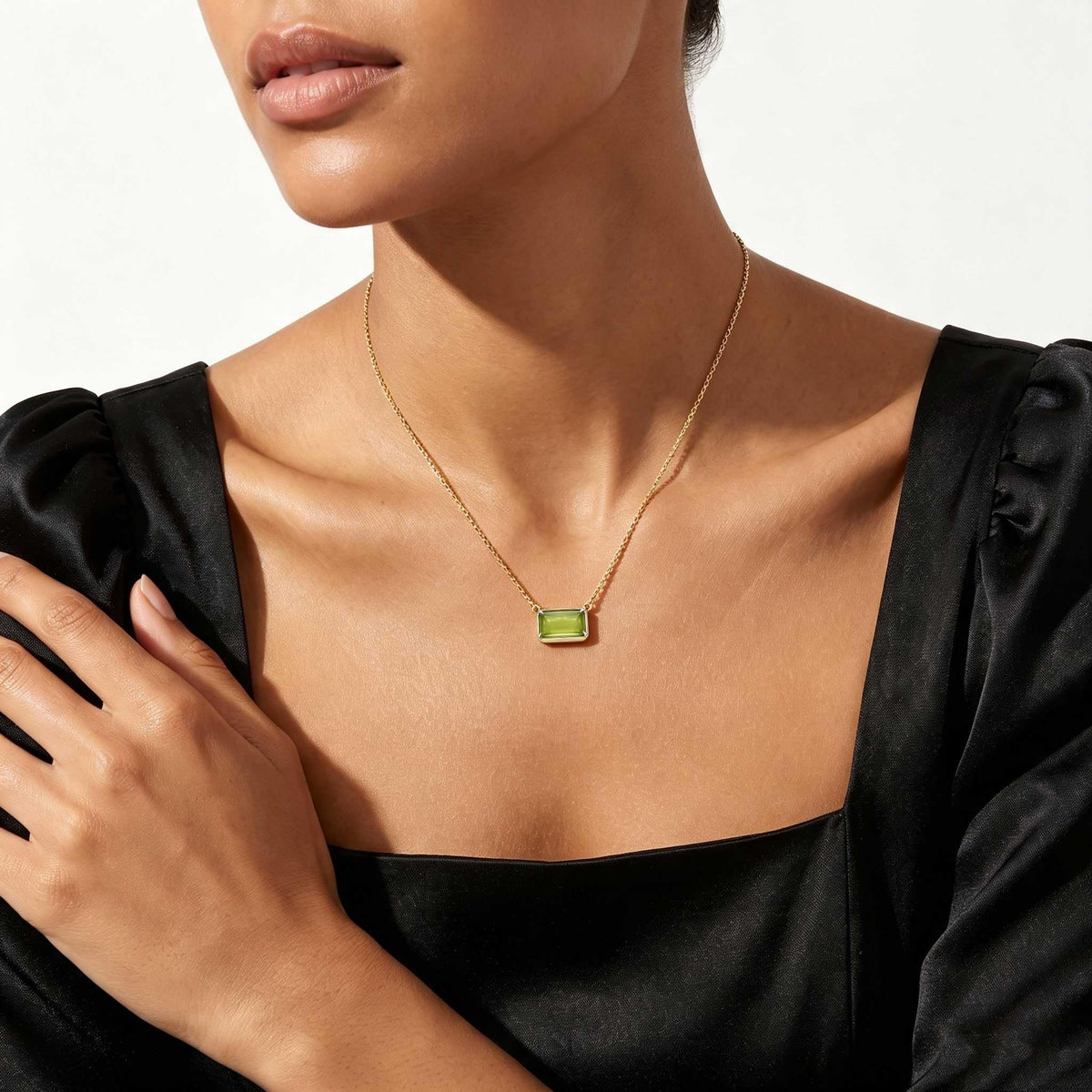 Dainty Gold Rectangle Cushion Pendant Necklaces for Women - mdaeio Official Imagery - 5