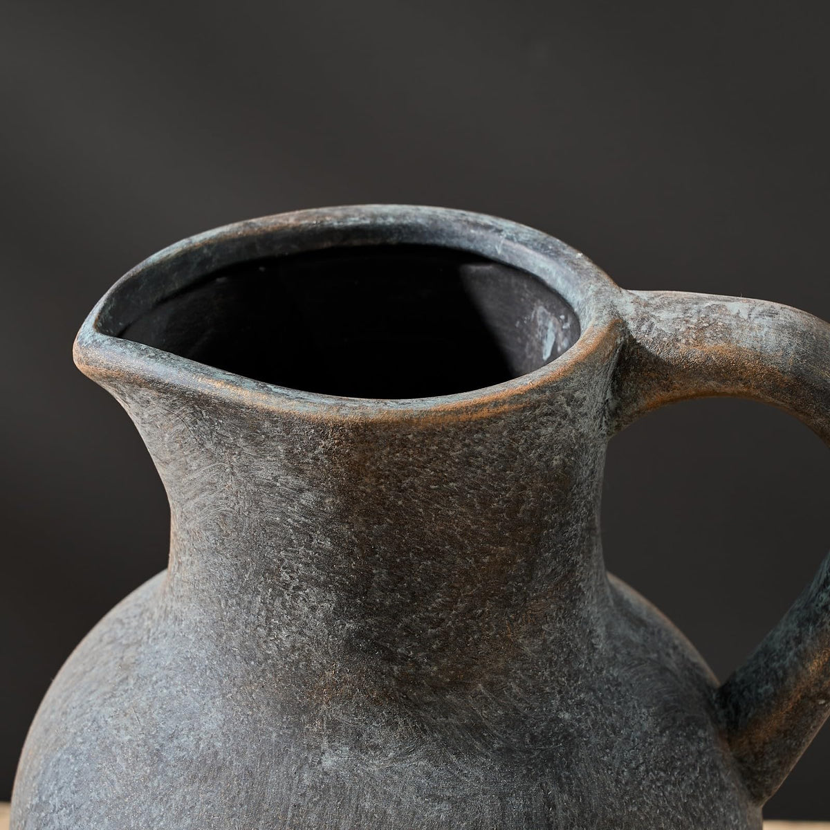 SIDUCAL Ceramic Rustic Farmhouse Vase with Handle Terracotta - SIDUCAL Official Imagery - 8