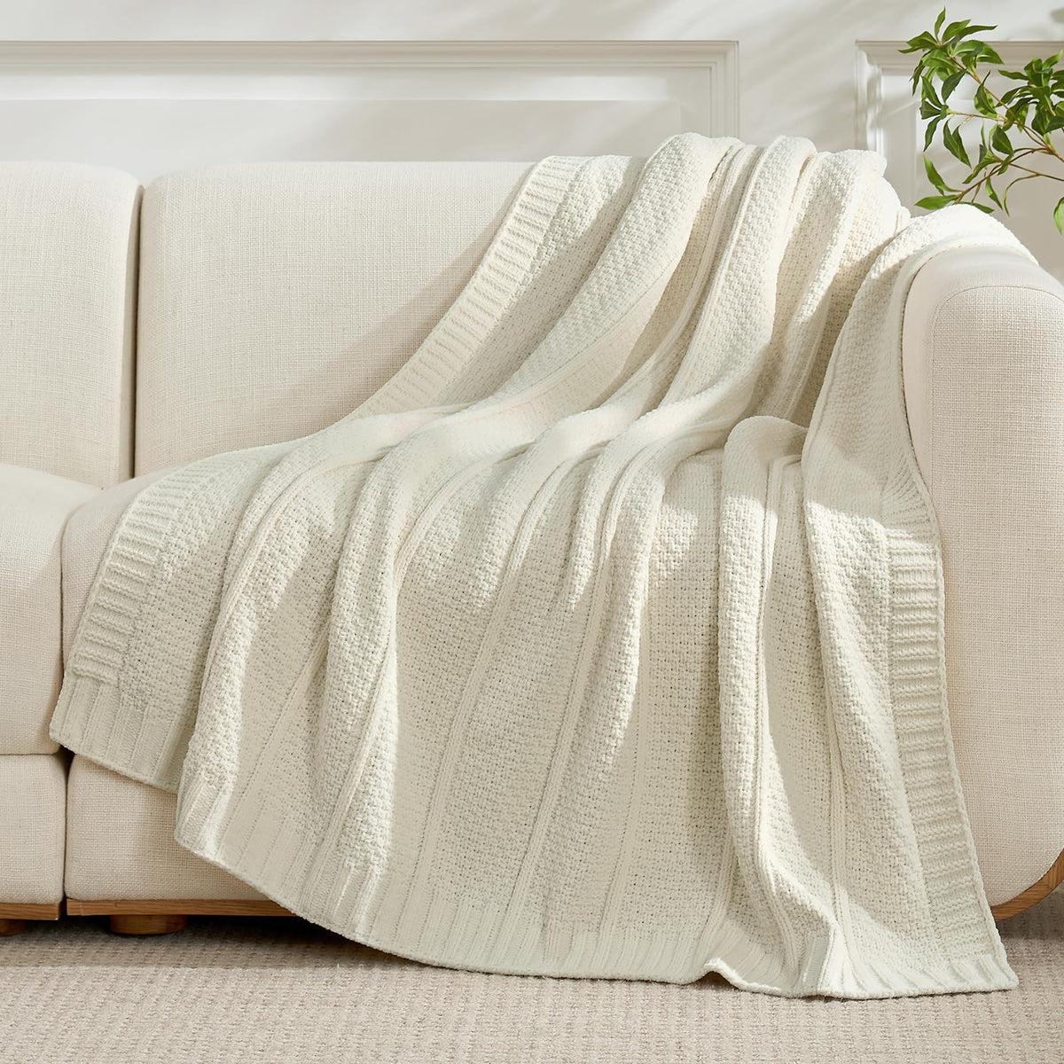 Am lie Home Premium Chenille Throw Blanket Soft Cozy Moss - Amélie Home Official Imagery - 4