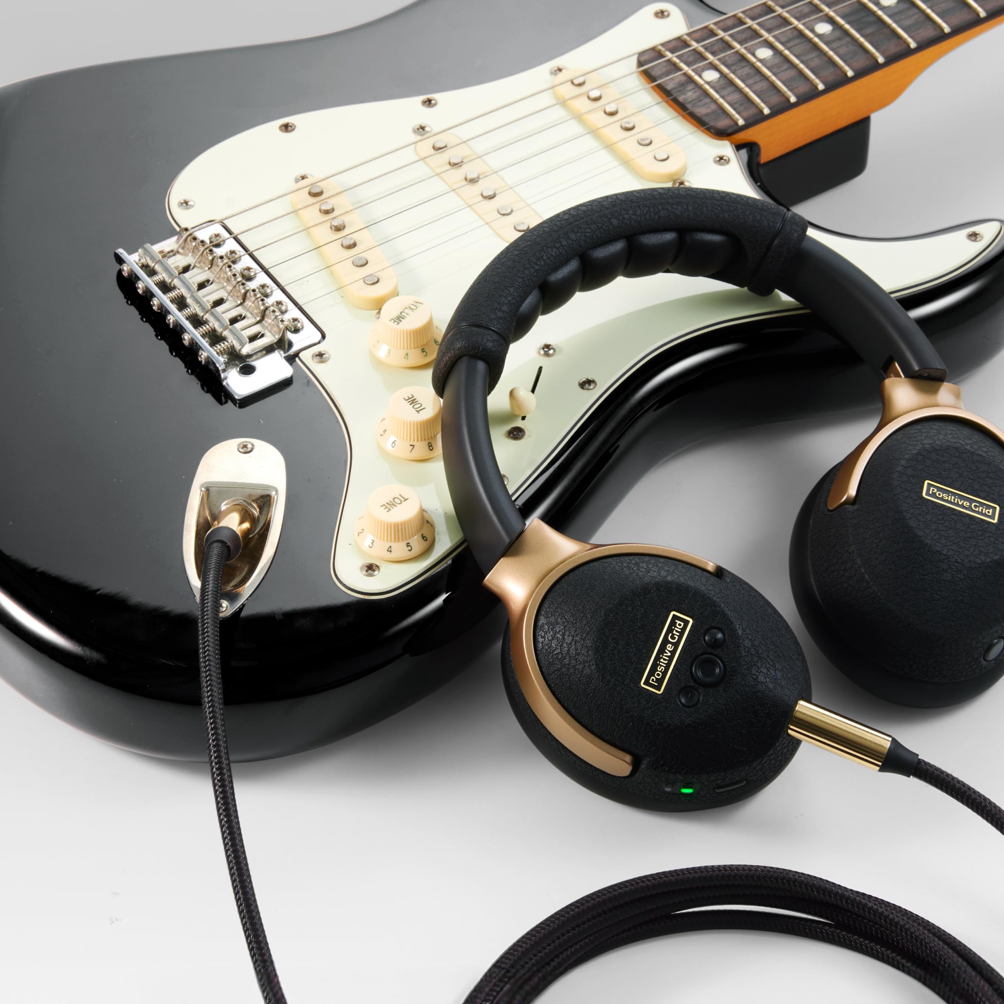 Positive Grid Spark NEO Wireless Smart Guitar Headphone Amp & Rig by Positive Grid - Angle View 9