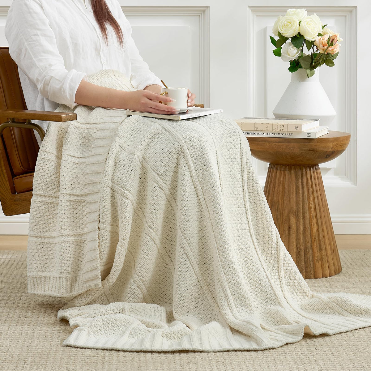Am lie Home Premium Chenille Throw Blanket Soft Cozy Moss - Amélie Home Official Imagery - 5