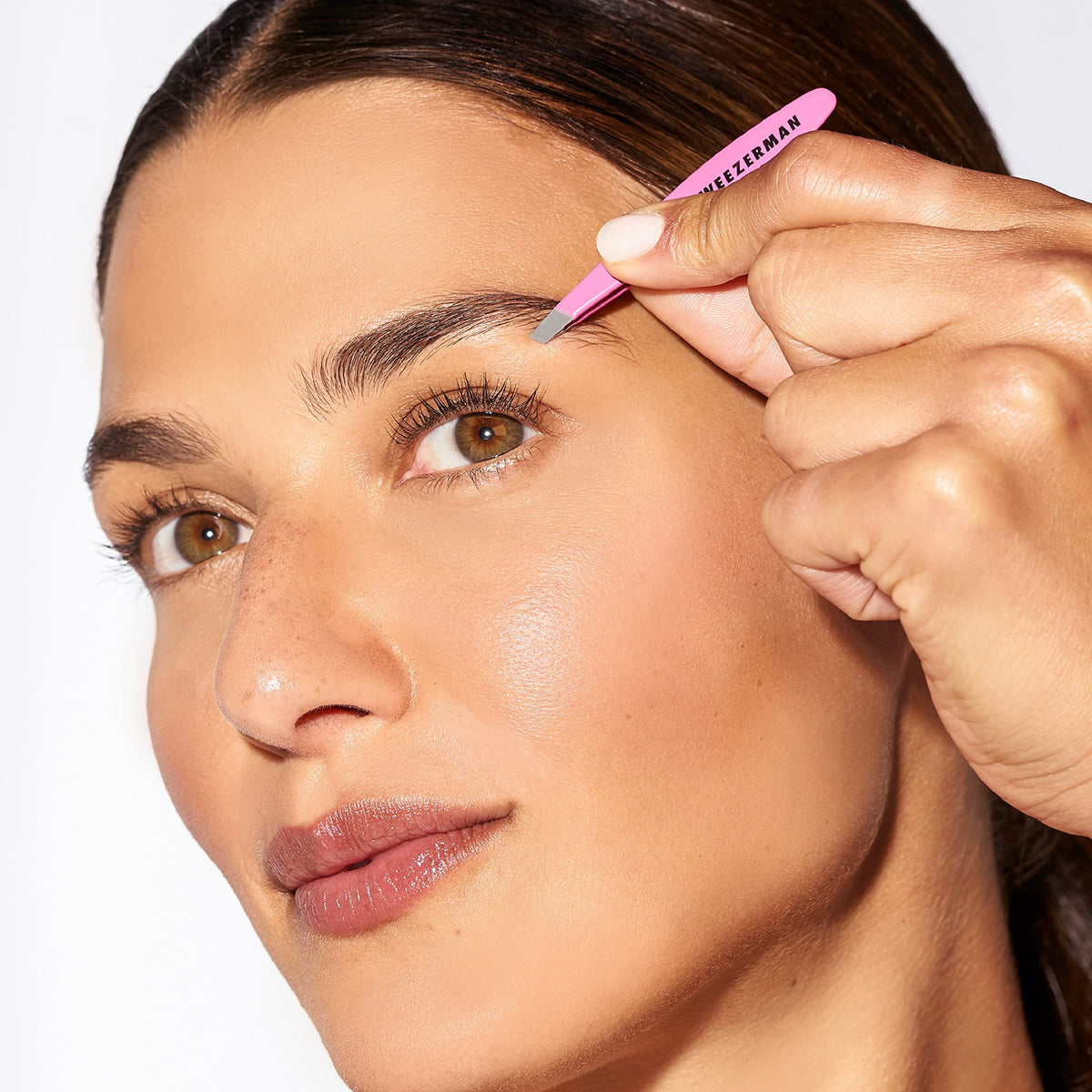Tweezerman Mini Slant and Point Tip Tweezer - Tweezerman Official Imagery - 7