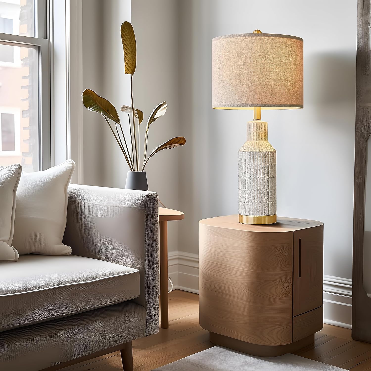 Set of 2 USumkky 25-inch modern bedside table lamps with sleek design, ideal for living room or bedroom decor.