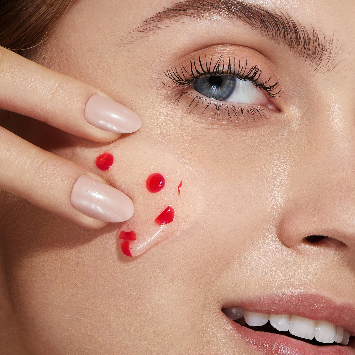 KIKO Milano Skin Trainer Hyaluron Face Mask with Hyaluronic - Kiko Milano Official Imagery - 6