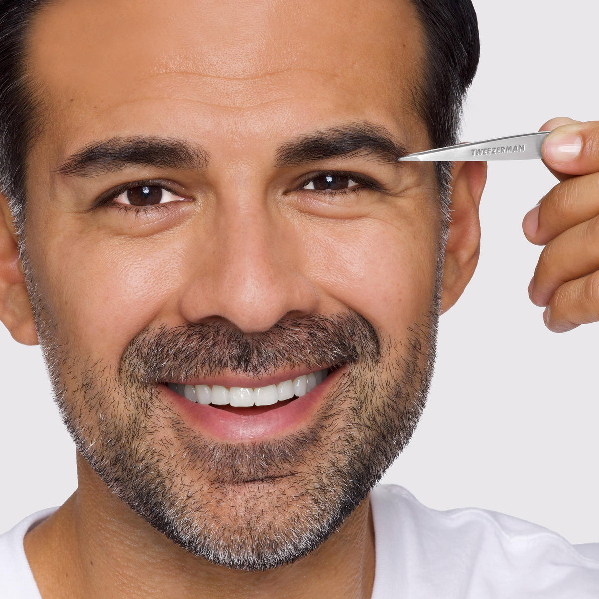 Tweezerman Petite Tweeze Set for Eyebrows with Travel Case - Tweezerman Official Imagery - 3