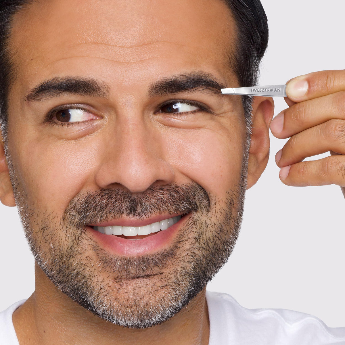 Tweezerman Petite Tweeze Set for Eyebrows with Travel Case - Tweezerman Official Imagery - 6