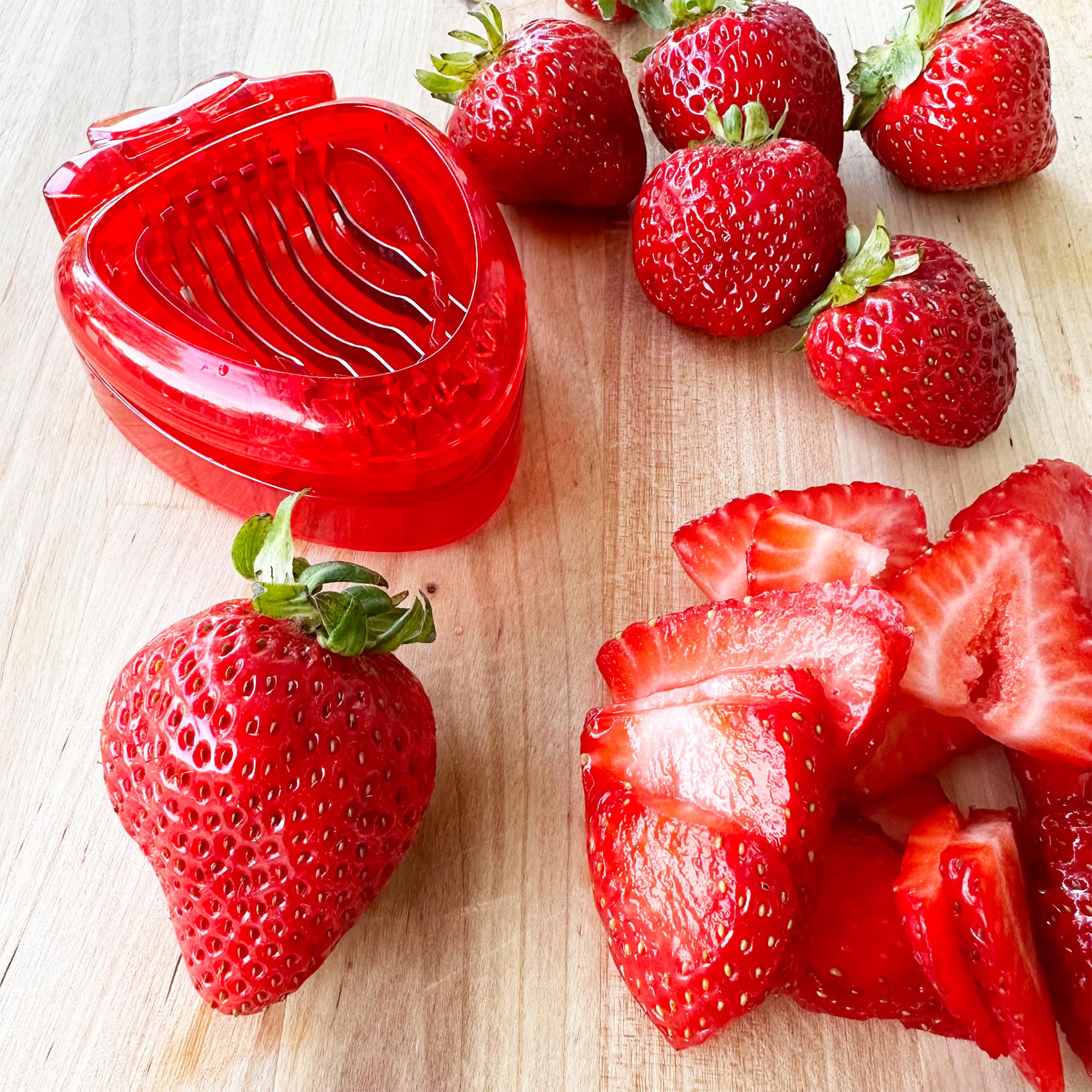 R&M Strawberry Shaped Fruit Slicing Tool with Stainless Steel Blades - View 2