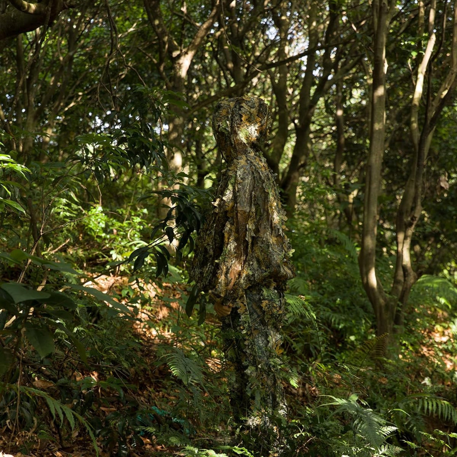 Ginsco Ghillie Suit full face mask and gloves set with 3D leafy camouflage for men, M size, designed for outdoor concealment.