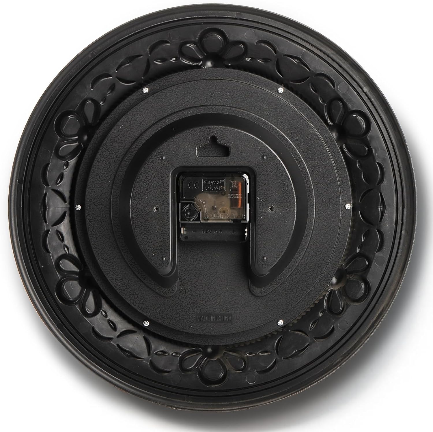 Plastic silent wall clock by Pumtus, 13-inch vintage round wall clock with a clean design and battery-operated silent mechanism.